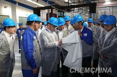 寧高寧調(diào)研埃肯有機硅上海工廠 深化市場洞察，推動產(chǎn)業(yè)創(chuàng)新